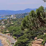 Studio Cabine Renove Avec Parking A Sainte-Maxime - Fr-1-226-557