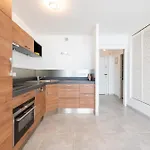 2-Br Seafront Apartment In Cannes