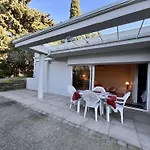 Calme Appartement T2 Avec Terrasse A Cavalaire - Fr-1-226B-2