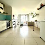 Nice Modern Flat, Air-Conditionning & Moutain View