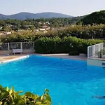 F2 Apartment In Residence With Swimming Pool