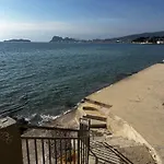 Au Bord De Mer Studio Au Calme A La Ciotat