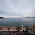 Le Lavandou T2 Avec Terrasse, Clim Et Parking - Fr-1-803-79