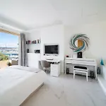 Stunning 3 Bedrooms With A Sea View Terrace