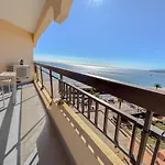 Appartement Vue Mer Et Front De Mer Avec Terrasse
