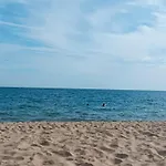 A 2 Pas De La Plage Et De La Base Nature