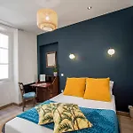 Magnifique 2 Pieces Lumineux Vieux Nice