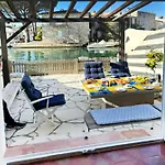 Huebsches Haus Direkt Am Wasser, St. Tropez 15 Min!