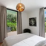 Superb Villa In Ramatuelle