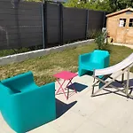 Charmant Studio Climatise Avec Parking, Terrasse Et Piscine