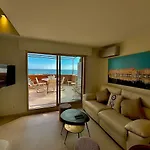 Appartement Avec Vue Sur Le Port De La Figueirette