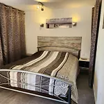 Appartement Rez De Jardin Dans Villa Vue Mer