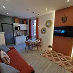 Roquebrune : Appartement 4 Personnes Proche De La Plage
