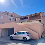 Joli Appartement En Bordure De Mer A 15 Minutes Du Port De Bandol