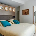 Superbe Villa-Appartement Sur La Croisette Avec Grande Terrasse