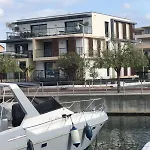 Appartement Neuf, Climatise Et Au Calme A Frejus Plage