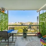 Studio Vue Mer Et Montagnes, Avec Piscine