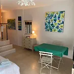 Studio En Location Saisonniere A Cannes