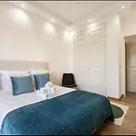 Appartement Haut Standing - Luxury Apartment - Cannes- Croisette- Centre Ville- Vue Tennis -Vue Piscine -Parking Prive - Terrasse- Plage