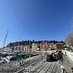 Nestor&Jeeves - Studio Du Port - Central