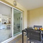 Magnifique Studio Au Calme, Climatisation, Parking, Wifi.