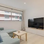 Newly Renovated Charming Downtown Apartment