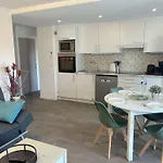 Appartement Spacieux 3 Pieces, Climatise Avec Parking A Saint-Raphael - Fr-1-226A-202