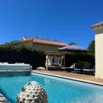 Beach House Private Pool, Garden, 4 Bedrooms