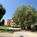 Studio Cabine 2 Couchages Proche Plage A La Londe-Les-Maures - Fr-1-826-4