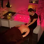 Petite Maison Cosy Et Moderne Avec Bain A Remous