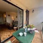 Studio Avec Terrasse Et Piscine A Saint-Raphael - Fr-1-226A-153