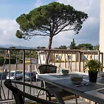 Beautiful T3 With Balcony Near Downtown