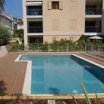 Palm Beach Apartment With Swimming Pool In A Residence