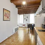 Charming Old Town Appartment With Ac And Parking