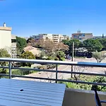 Charming T2 With Balcony Near The Port Of Frejus