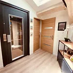 Chic Spacious 2Br Few Steps From The City Center