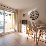 Studio Cabine- Piscine- Proche Plages Et Commerces