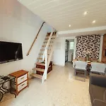 Logement Avec Jardinet Dans Residence Avec Piscine