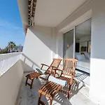 Spacious 1-Br Apartment With Terrace Heart Of Cannes