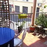 Le Jean #Central #Air Conditioning #Cosy