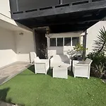 Appartement En Rez-De-Jardin Avec Terrasse Privative
