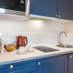 Nice Renting - Love Room Massena - Luxe Room - Jacuzzi - Terrace - King Bed - Ac