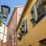 Palm Riviera - Vieille Ville De Menton - Vue Mer