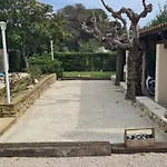 Villa Rima, Bas De Villa Vue Mer Avec Piscine A 200M Des Plages