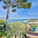 Le Cap Marlou Vue D'En Bas