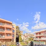 Contemporary 2P Studio Just Steps From The Beach