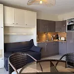 Studio Cabine Climatise Avec Terrasse Au Centre-Ville - 4 Couchages - Le Lavandou - Fr-1-251-723