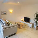 Independent 2-Room Apartment Six Fours