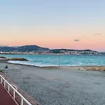 Appart Elegant Avec Balcon Pres De La Plage A Nice