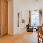La Guitare 22 - Spacious 1 Bedroom Apartment In The Center Of Cannes, Right Behind Grand Hotel